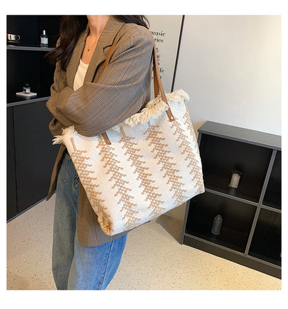 Handbag Woman Bag Design Simple Niche Travel  Beach Tote Bag Tassel Letter Embroidery Fashion Large Capacity Shoulder Bags 2022