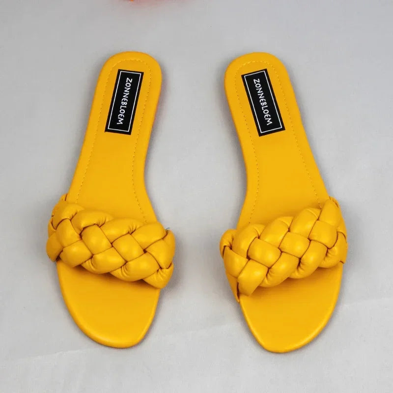 New 2025 Women Flat Outside Slippers Clearance Sale Trendy Weaving Leisure Ladies Beach Shoes Summer Soft Sole Unique Slides
