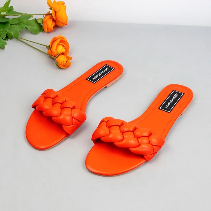 New 2025 Women Flat Outside Slippers Clearance Sale Trendy Weaving Leisure Ladies Beach Shoes Summer Soft Sole Unique Slides