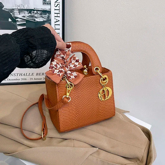 Paris Inspired Leather Messenger Bag - Minimalist Solid Color Crossbody Purse with Letter Logo, Stylish Shopper