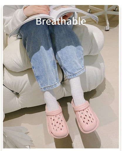 Fashion Women Slippers New Summer Slippers Outdoor Beach Slippers Classic Soft Men Garden Slippers Home Men Clogs Slippers