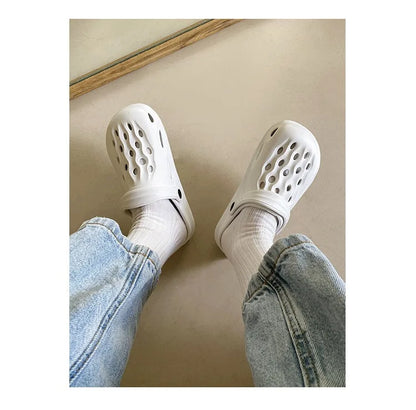 Fashion Women Slippers New Summer Slippers Outdoor Beach Slippers Classic Soft Men Garden Slippers Home Men Clogs Slippers