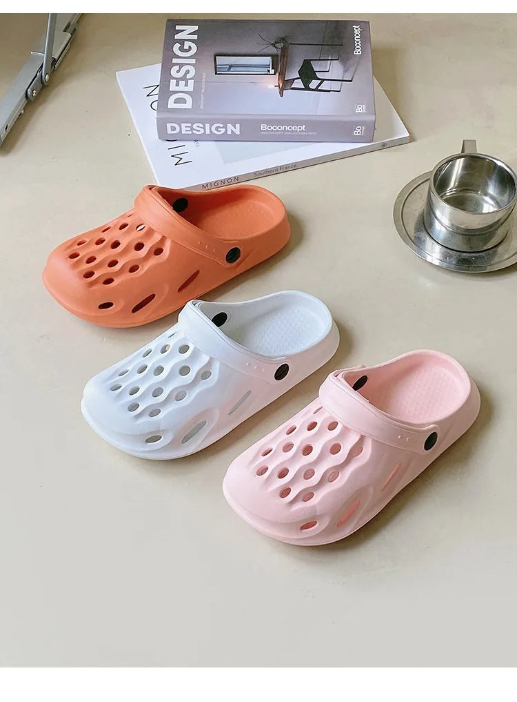 Fashion Women Slippers New Summer Slippers Outdoor Beach Slippers Classic Soft Men Garden Slippers Home Men Clogs Slippers